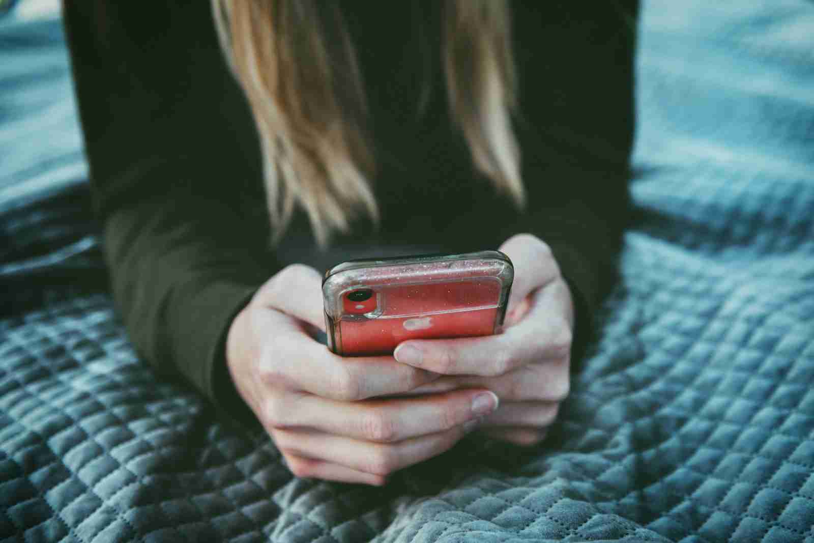Lost in the Algorithm? Science and Philosophy Hacks for Social Media Detox