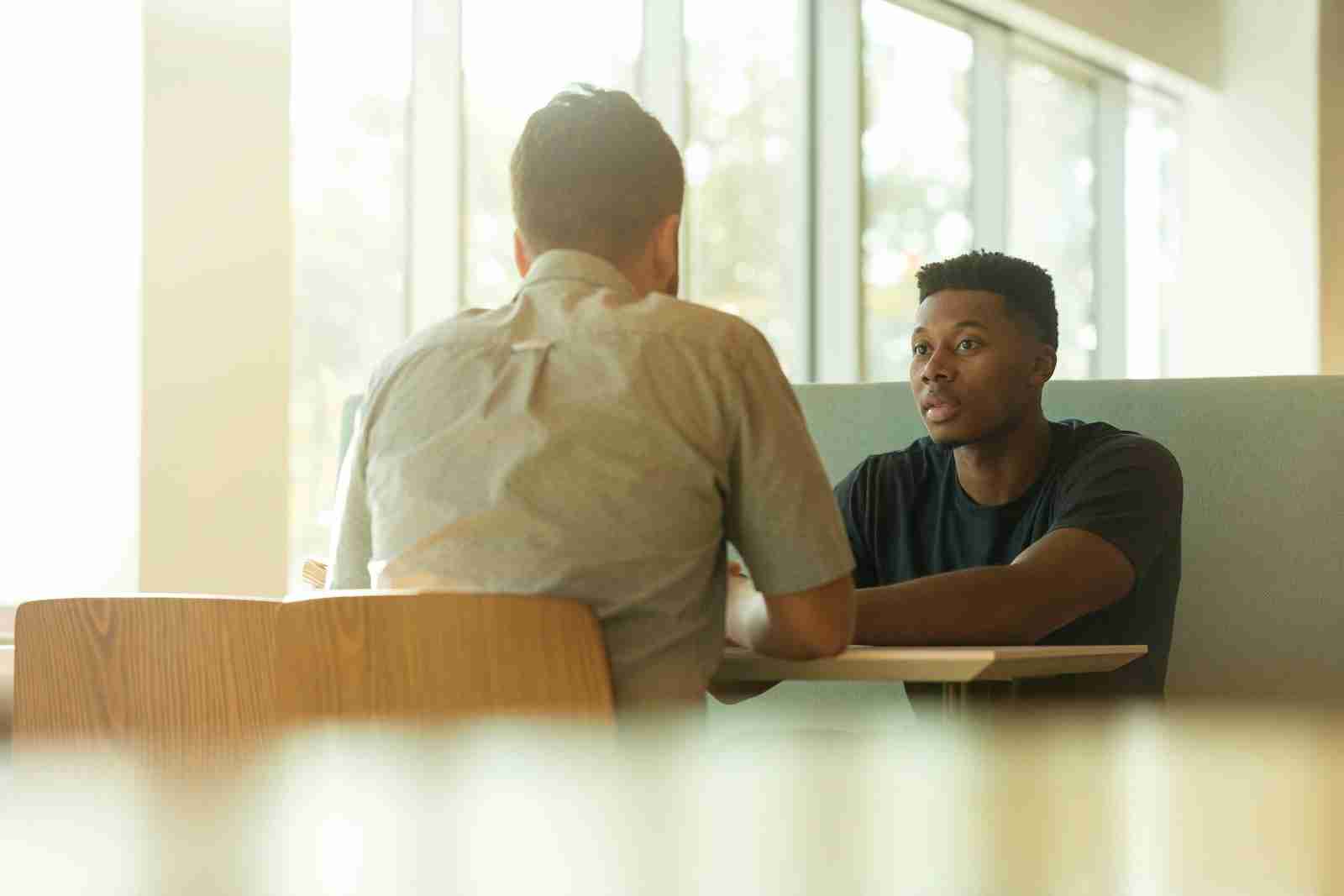 Mastering Logical Fallacies: A Guide to Spotting and Addressing Flawed Reasoning in Conversations