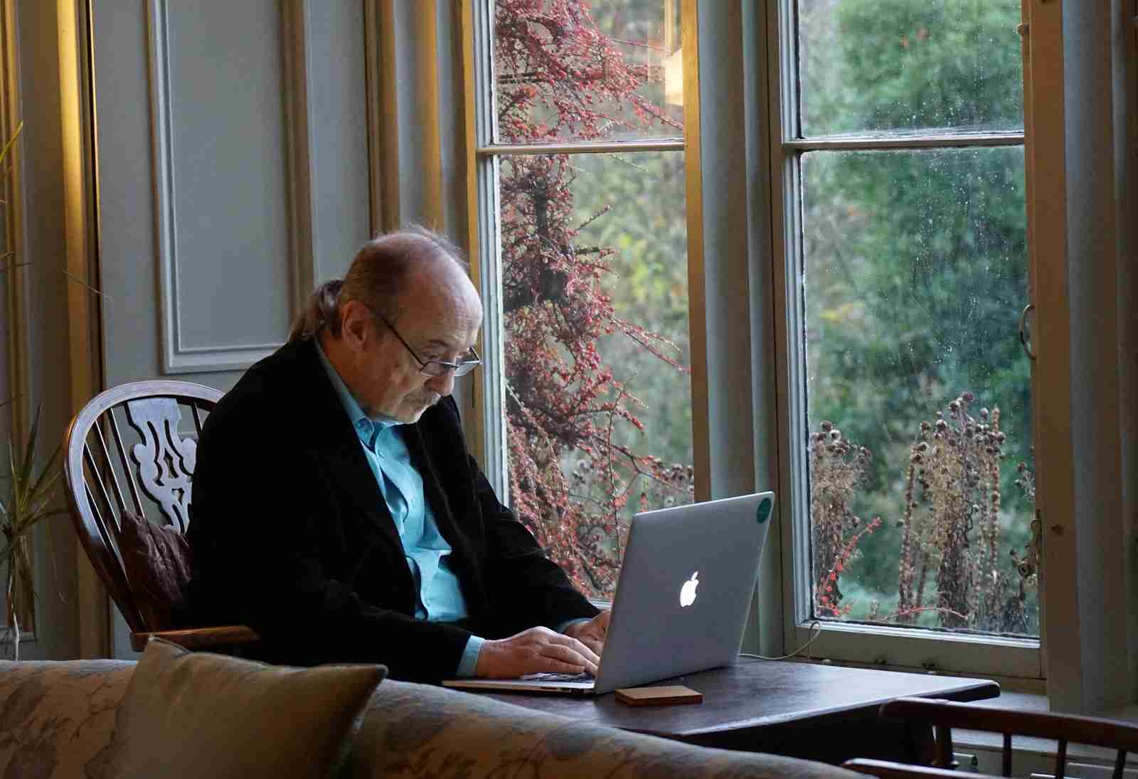 A Step-by-Step Guide for Talking to Older Parents and Relatives About Online Scams and Fake News